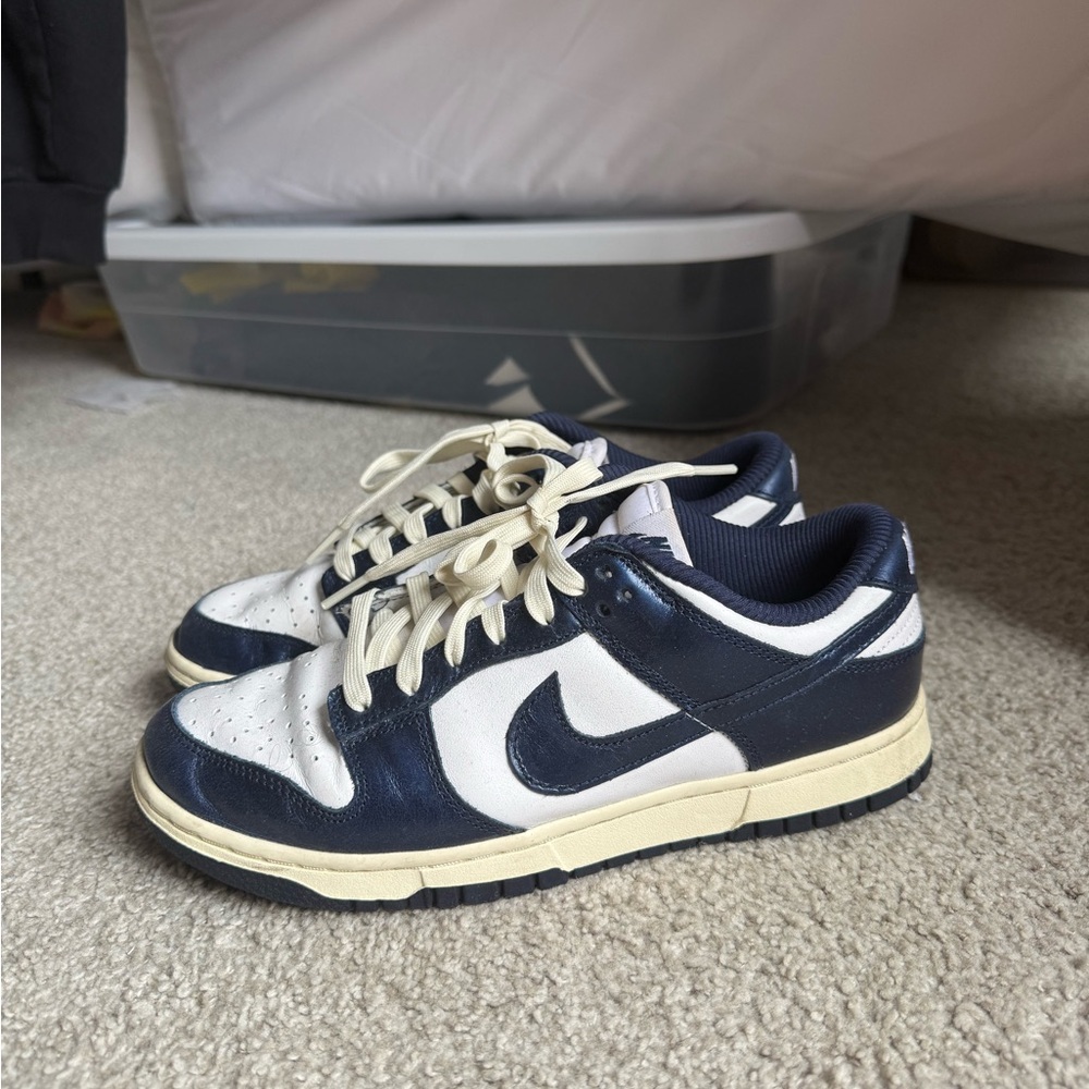 Nike Kids Low-Top Sneakers in Navy and Cream